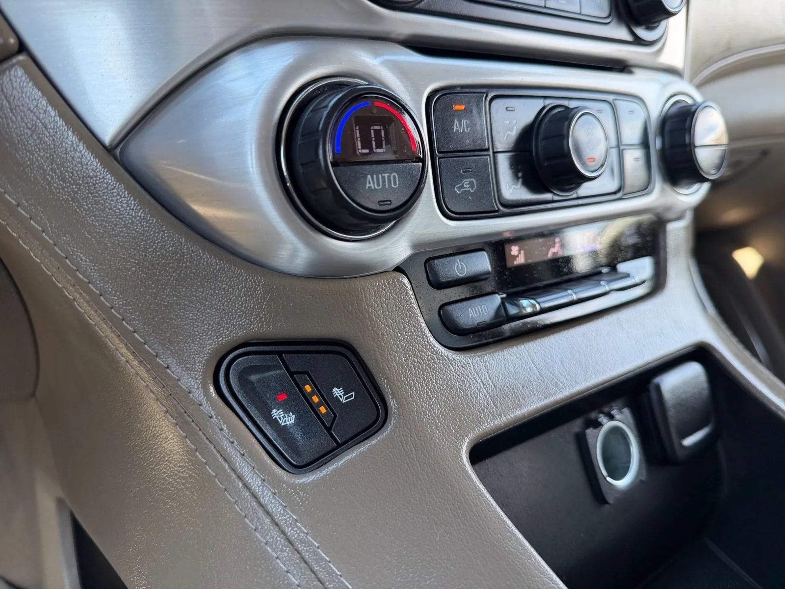 Used 2019 GMC Yukon SLT w/ Open Road Package RWD image 19
