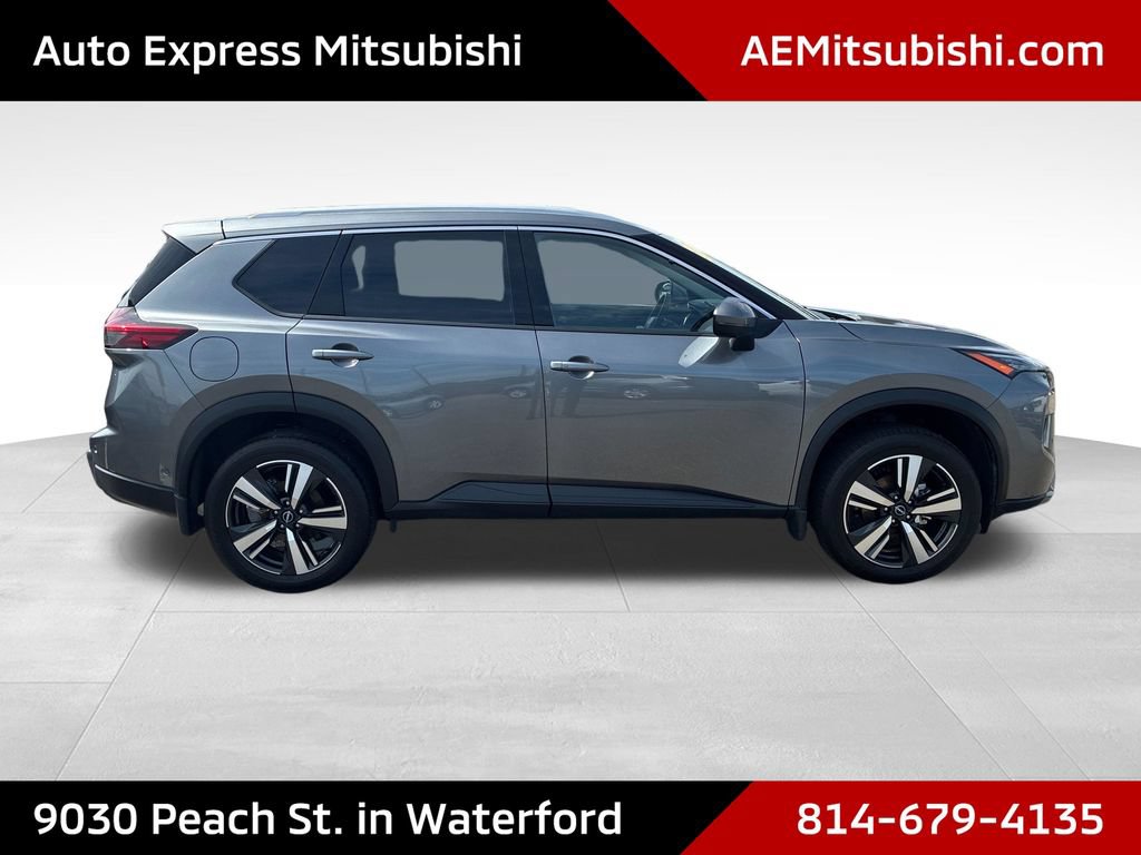 Used 2025 Nissan Rogue SL AWD/4WD image 6