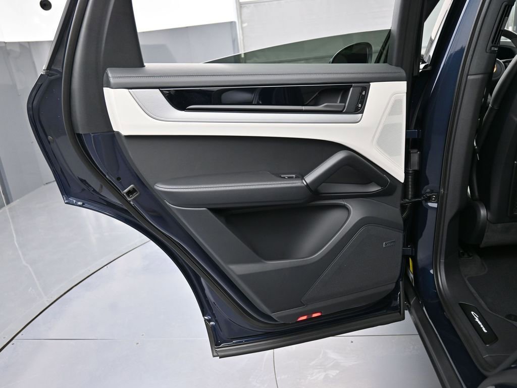 New 2026 Porsche Cayenne Coupe image 23