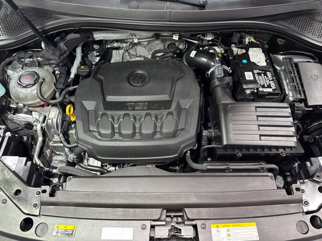 Used 2023 Volkswagen Tiguan SE R-Line FWD image 11