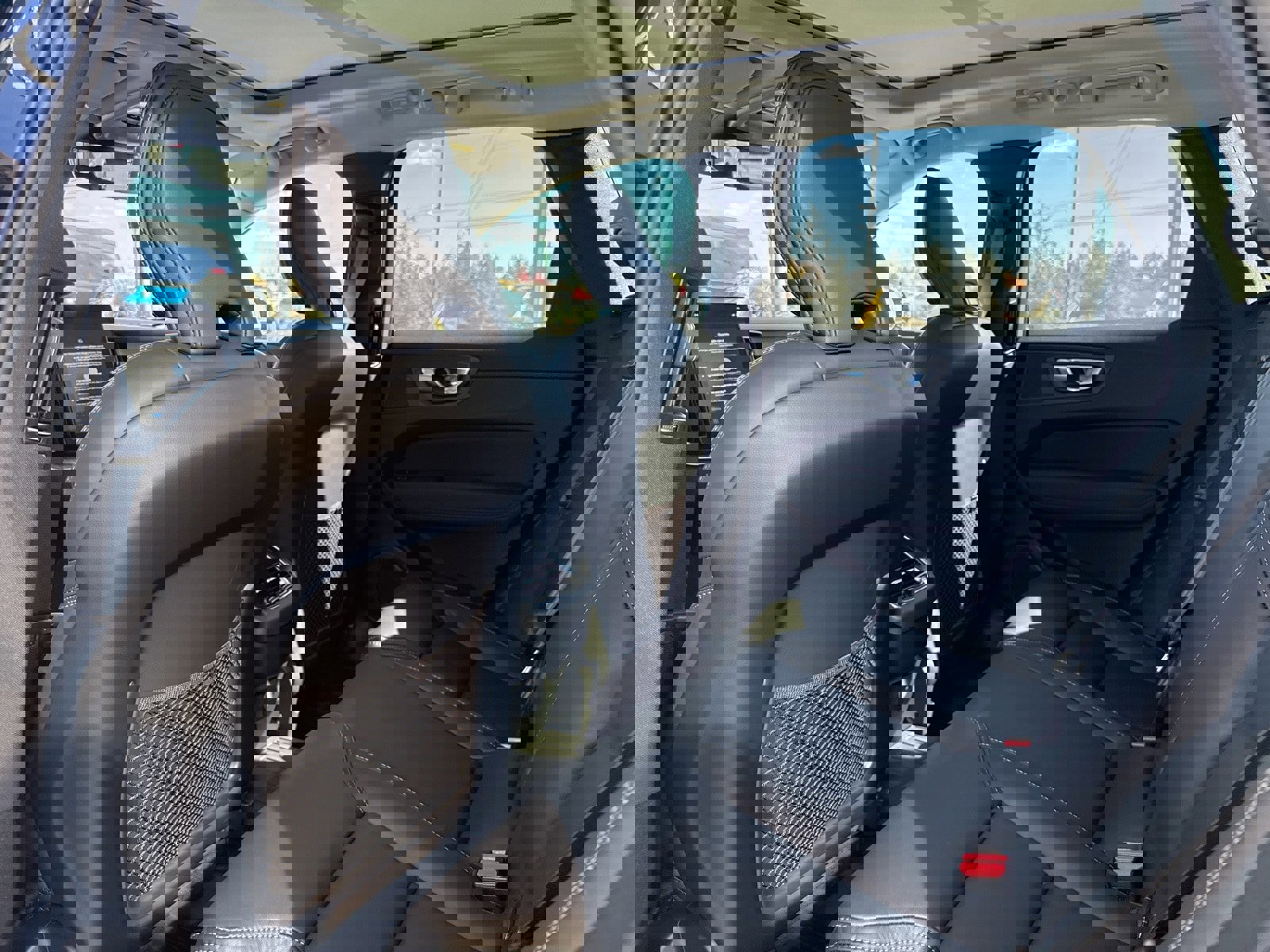 New 2026 Volvo XC60 B5 Ultra w/ Protection Package Premier image 10