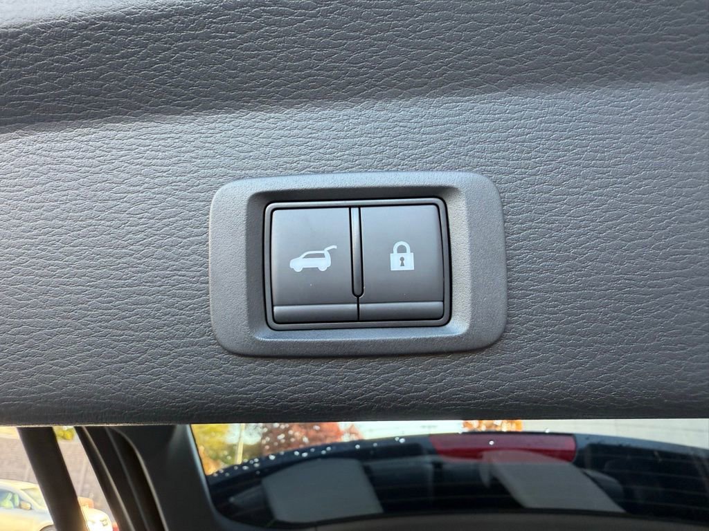 New 2025 Mitsubishi Outlander SEL image 32