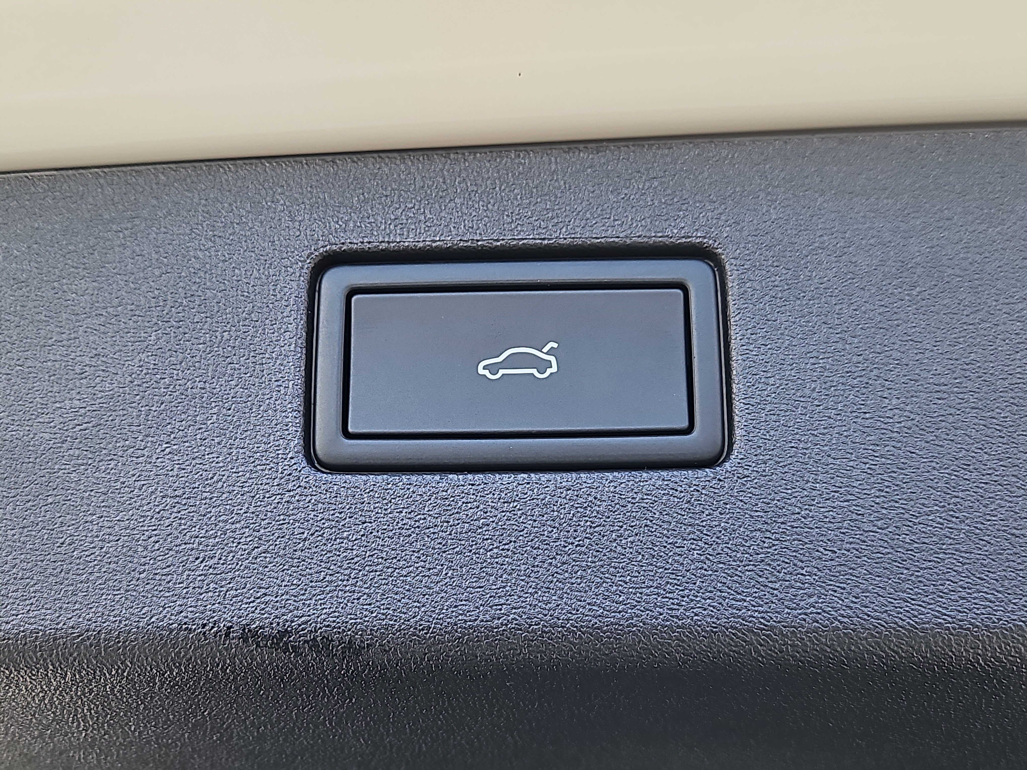 New 2026 Volkswagen Tiguan SE R-Line image 12