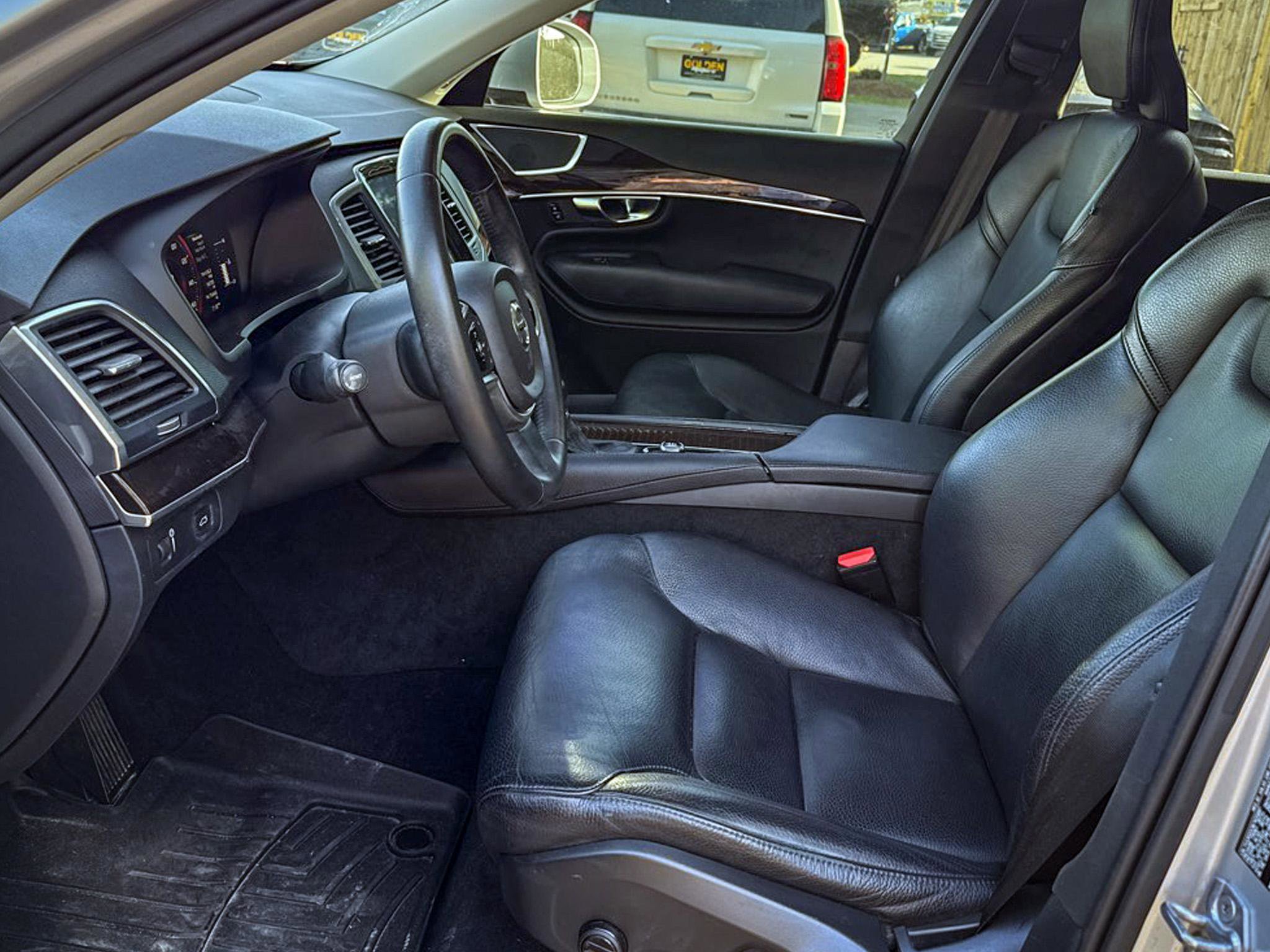 Used 2019 Volvo XC90 T5 Momentum w/ Advanced Package image 19