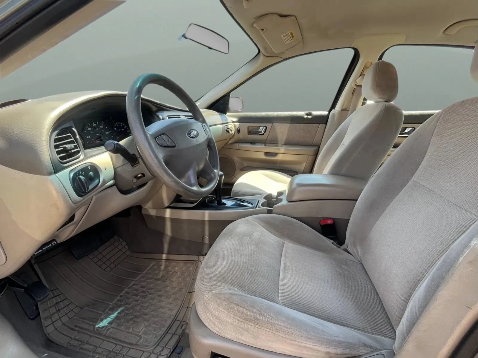 Used 2002 Ford Taurus SE FWD image 9