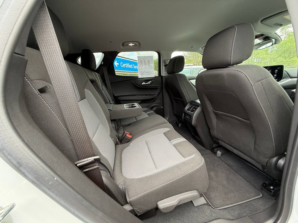 Certified 2024 Chevrolet Blazer LT w/ Convenience Package FWD image 32
