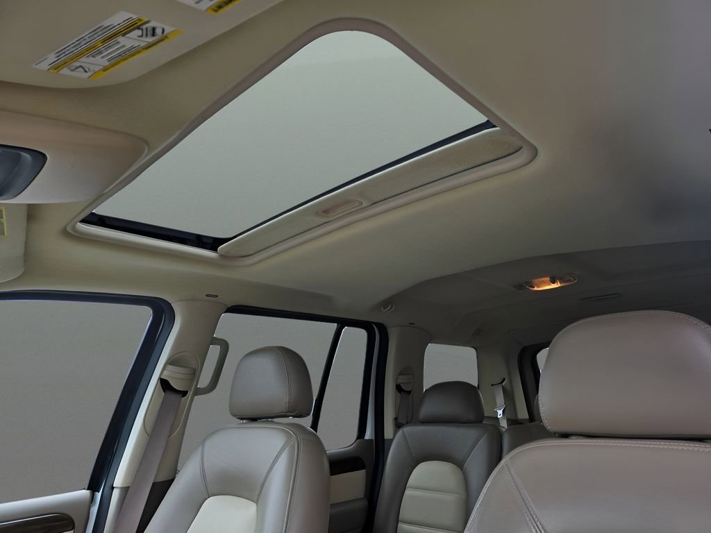 Used 2004 Ford Explorer Eddie Bauer image 13