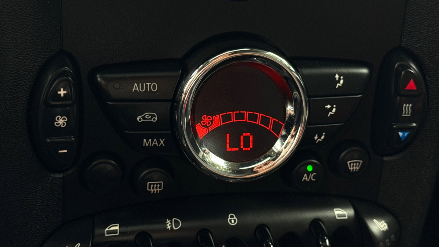 Used 2014 MINI Cooper Clubman S FWD image 32