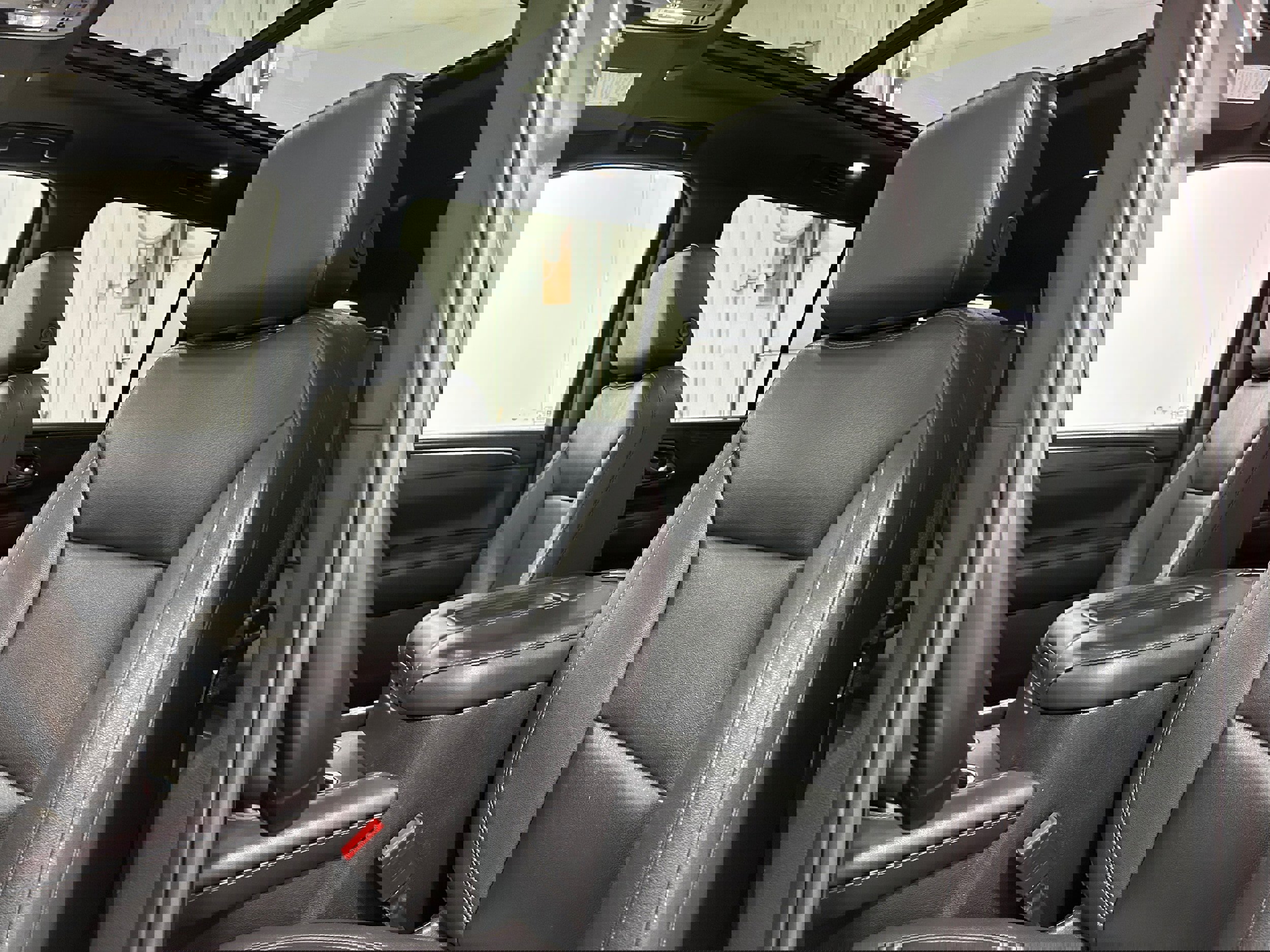 Used 2022 Chevrolet Suburban Z71 image 25