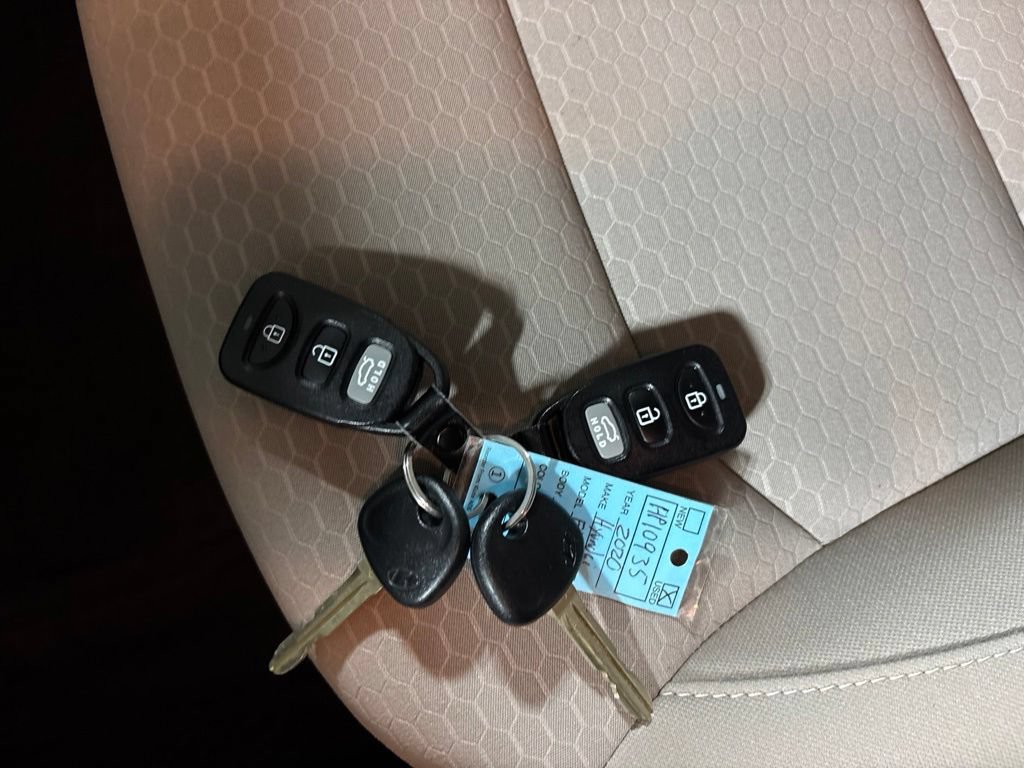 Used 2020 Hyundai Elantra SEL w/ Winter Weather Package FWD image 29