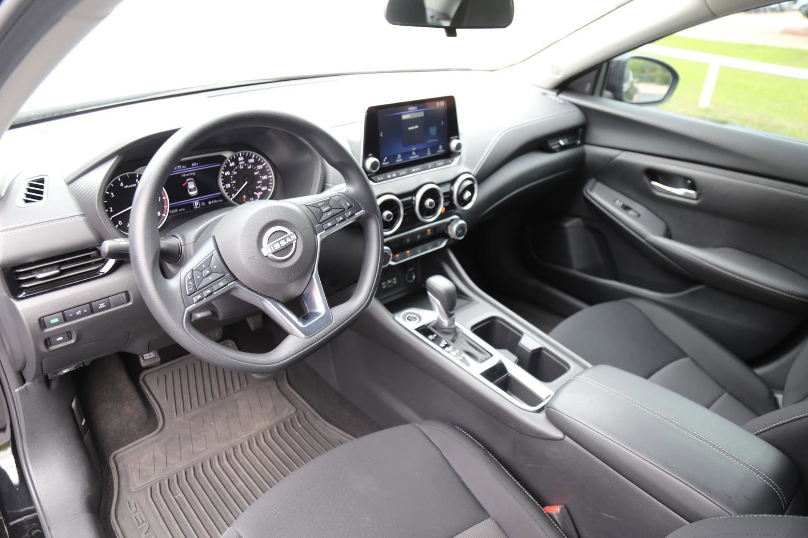 Used 2025 Nissan Sentra SV FWD image 5