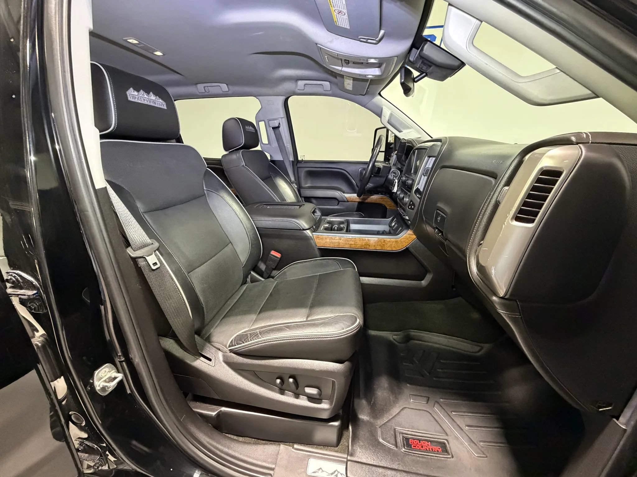 Used 2017 Chevrolet Silverado 3500 High Country w/ Duramax Plus Package AWD/4WD image 18