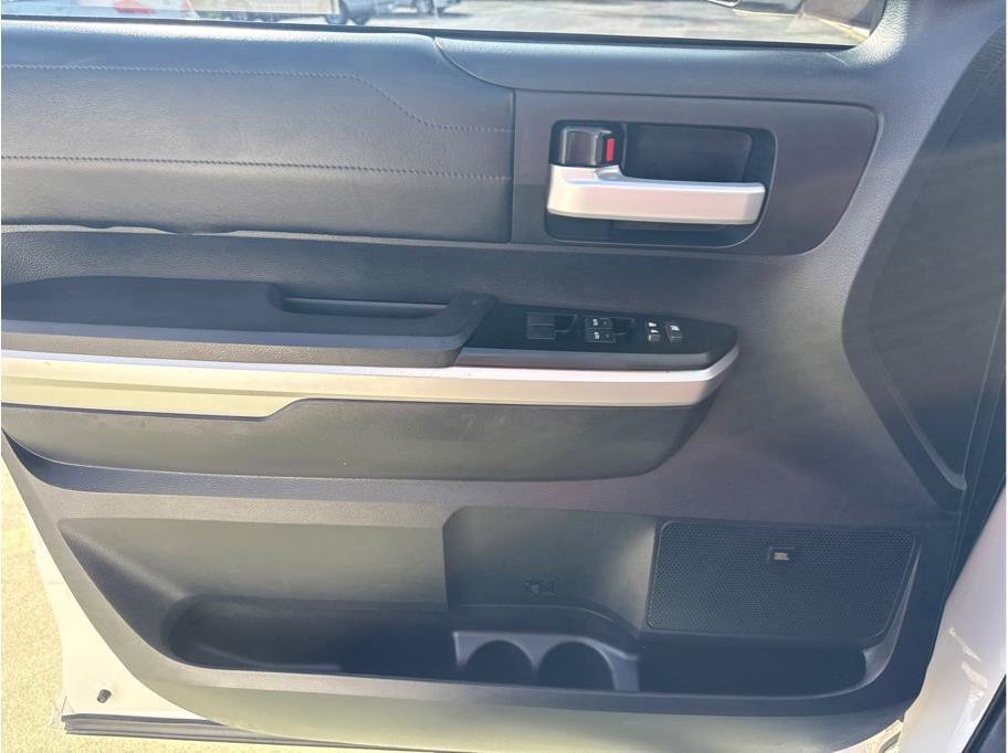 Used 2015 Toyota Tundra Limited w/ Limited Premium Package AWD/4WD image 30