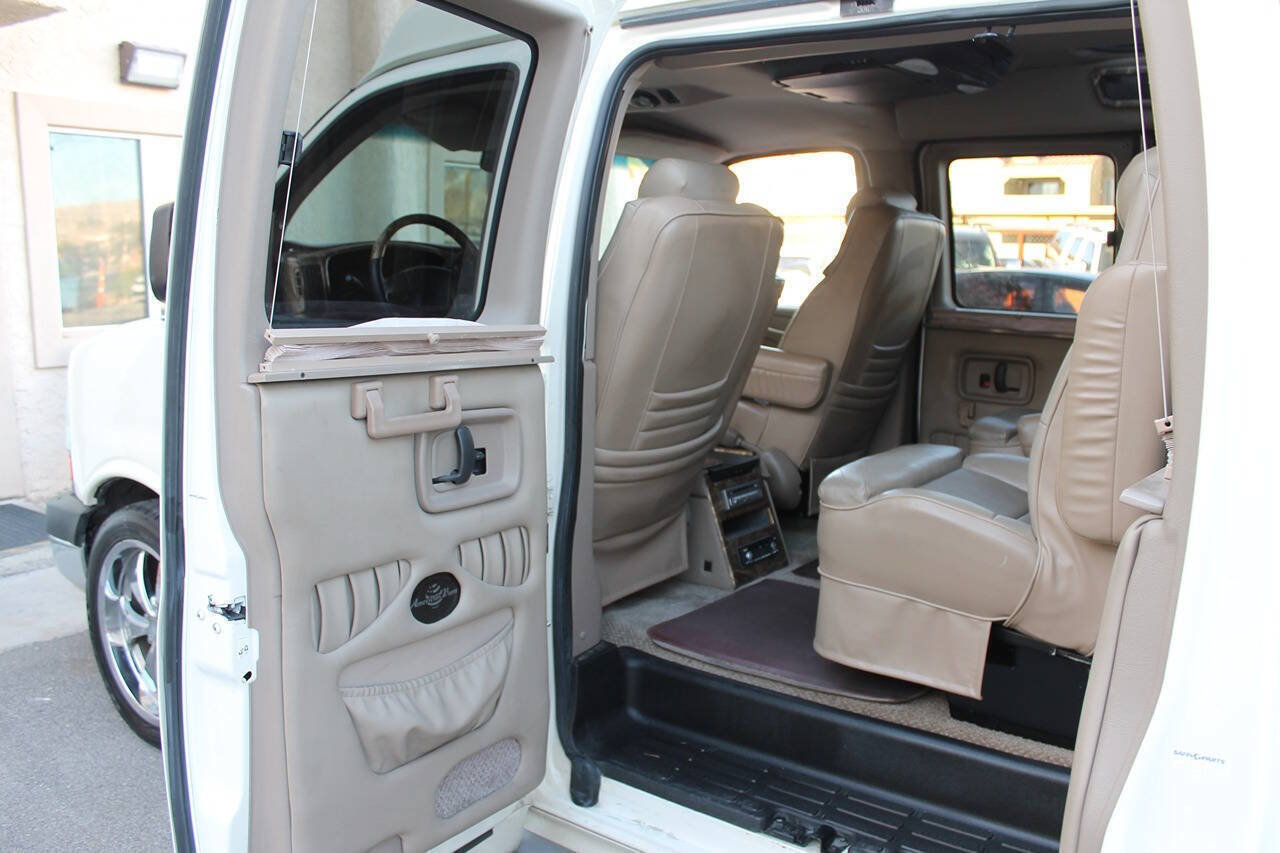 Used 2006 Chevrolet Express 1500 RWD image 24