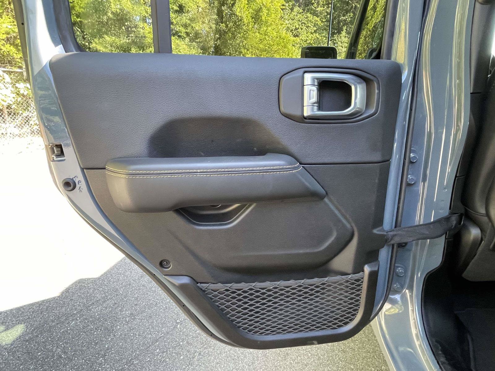 Used 2024 Jeep Wrangler Unlimited Sahara w/ Technology Group AWD/4WD image 16