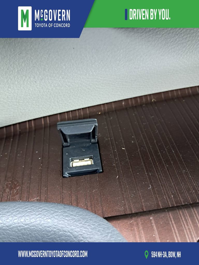 Used 2022 Toyota Sienna XLE w/ XLE Plus Package image 27