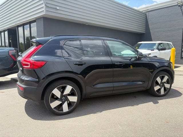 Used 2024 Volvo XC40 Recharge Plus w/ Protection Package Premier AWD/4WD image 3