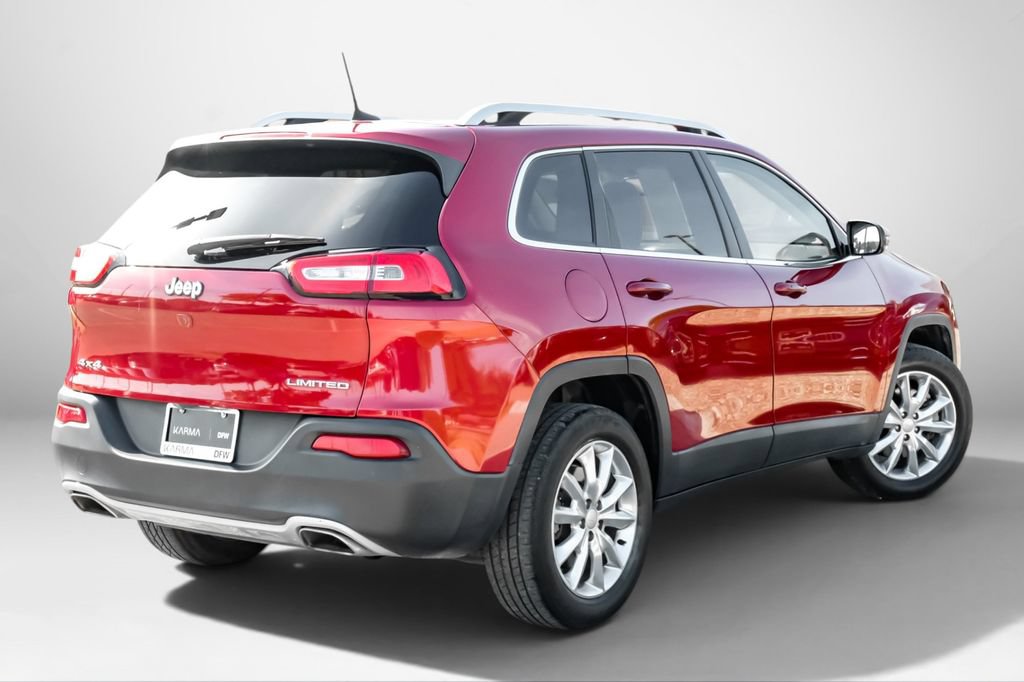 Used 2017 Jeep Cherokee Limited w/ Luxury Group AWD/4WD image 5