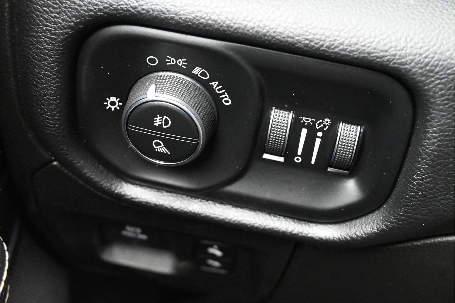 Used 2019 RAM 1500 Laramie image 23