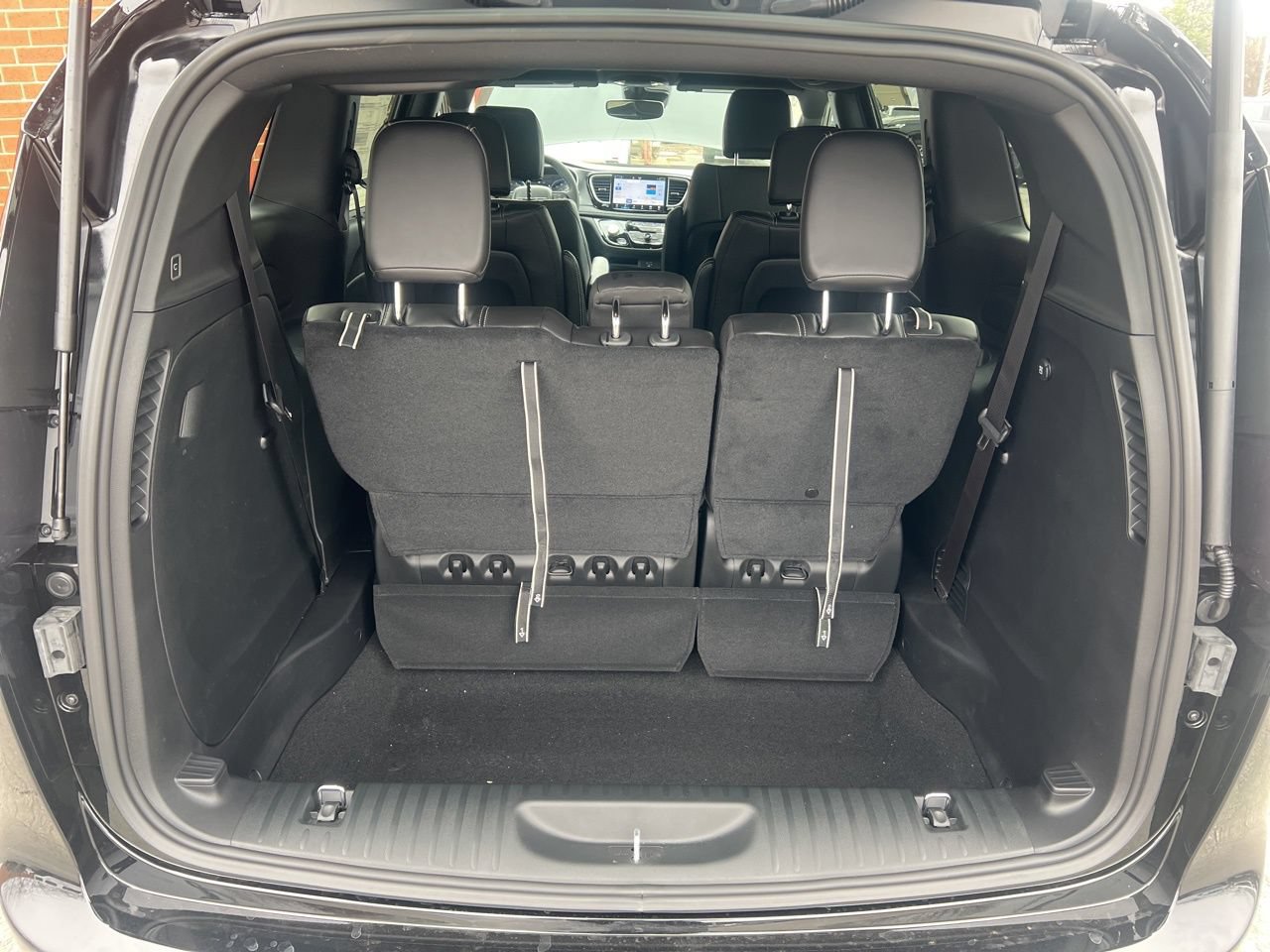 New 2026 Chrysler Pacifica Select w/ S Appearance Package FWD image 13