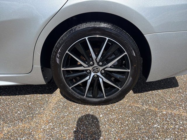 Used 2023 Toyota Camry SE image 9