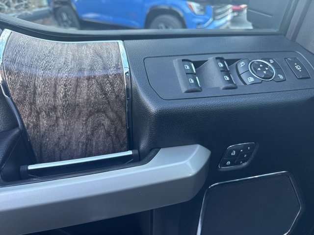 Used 2017 Ford F350 Lariat image 13