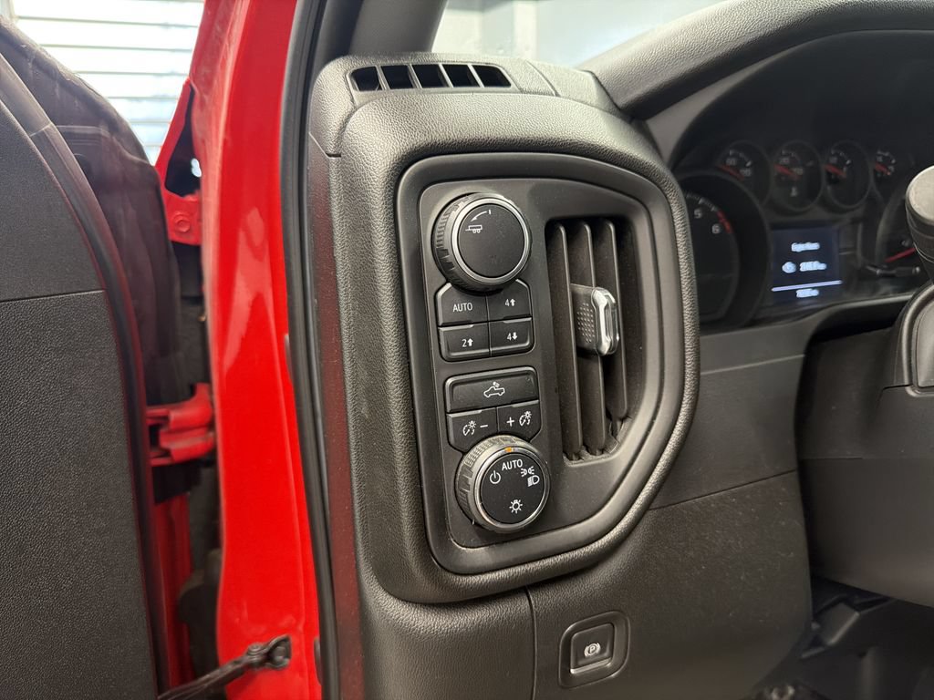 Used 2020 Chevrolet Silverado 1500 Custom Trail Boss w/ Custom Convenience Package AWD/4WD image 23
