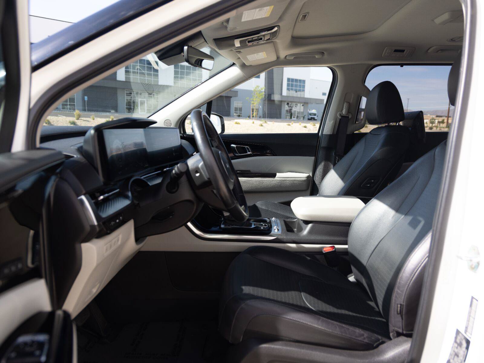 Used 2023 Kia Carnival SX Prestige FWD image 16