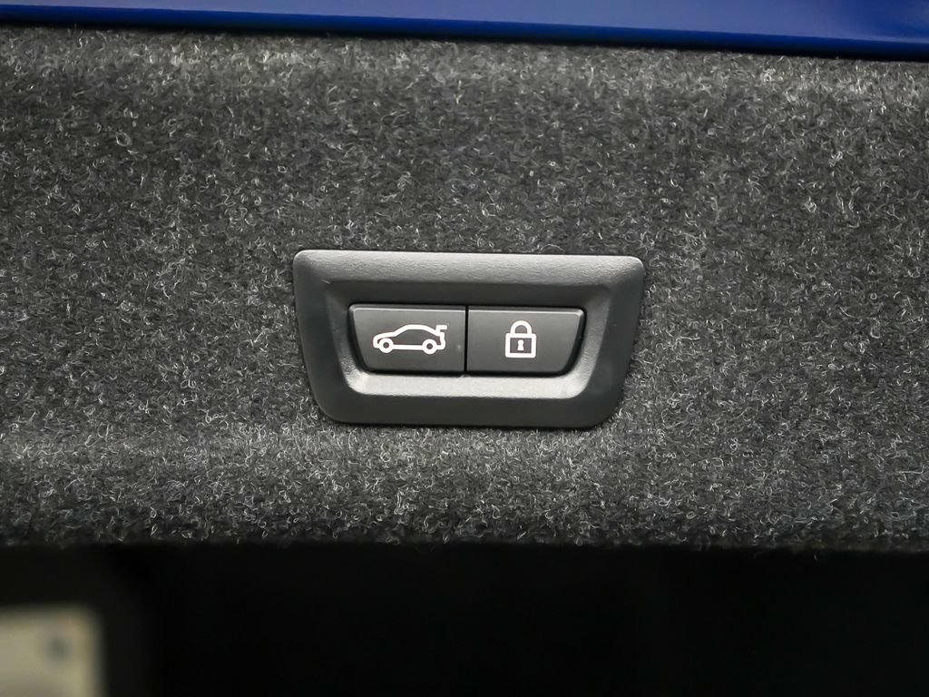 Used 2022 BMW M3 w/ M Carbon Exterior Package RWD image 14