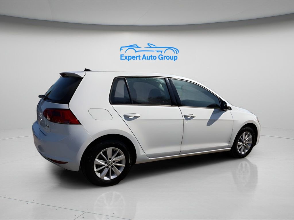 Used 2017 Volkswagen Golf S image 7