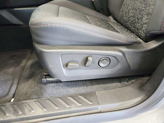 Used 2024 Chevrolet Colorado Z71 w/ Z71 Convenience Package 2 image 33