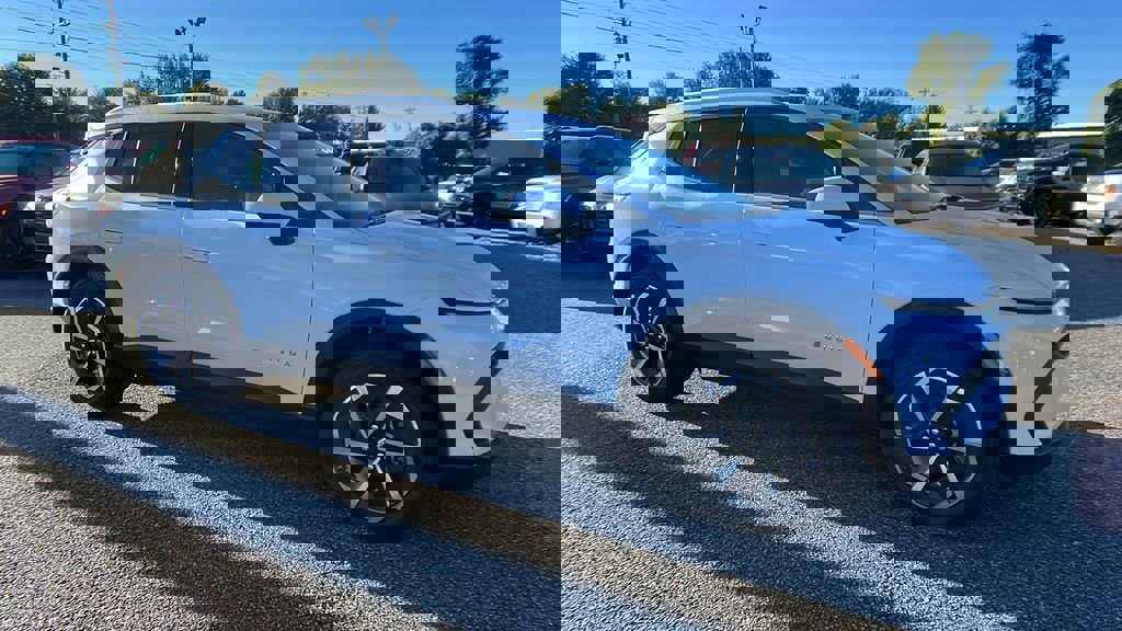 New 2026 Chevrolet Equinox EV LT image 3