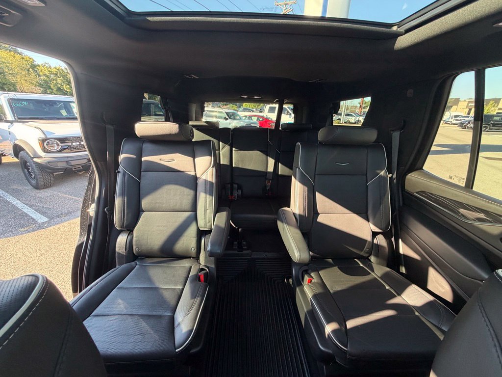 Used 2023 Cadillac Escalade Sport AWD/4WD image 16