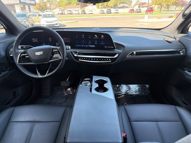 Used 2024 Cadillac Lyriq Tech AWD/4WD image 17