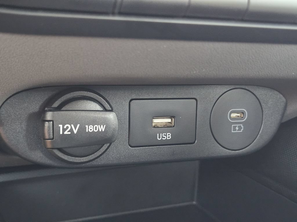 Used 2024 Hyundai Elantra SEL FWD image 23