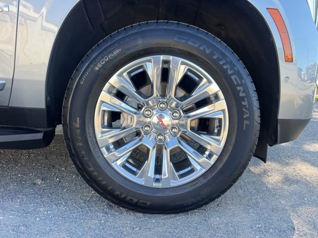 Used 2025 GMC Yukon Denali image 2