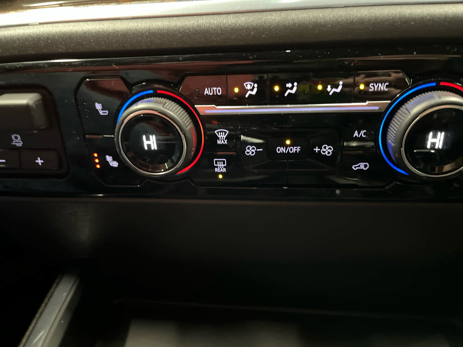 Used 2022 Chevrolet Silverado 1500 LT Trail Boss w/ LT Trail Boss Premium Package image 25