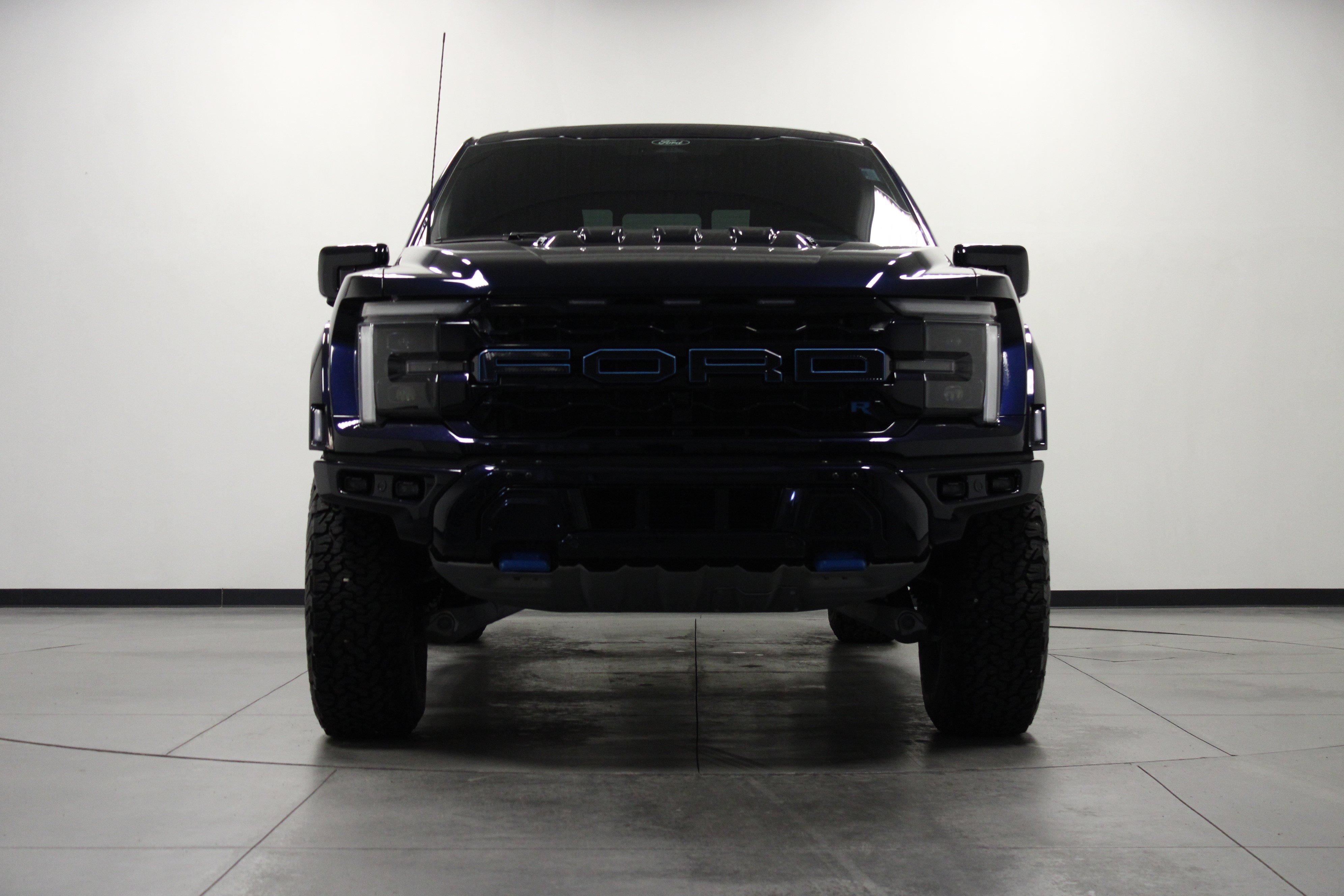 Used 2025 Ford F150 Raptor w/ Equipment Group 803A Raptor R AWD/4WD image 9