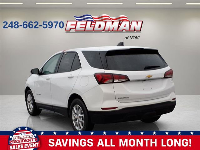 Used 2024 Chevrolet Equinox LS w/ LS Convenience Package image 3