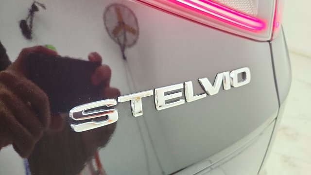 Used 2024 Alfa Romeo Stelvio Ti AWD/4WD image 34