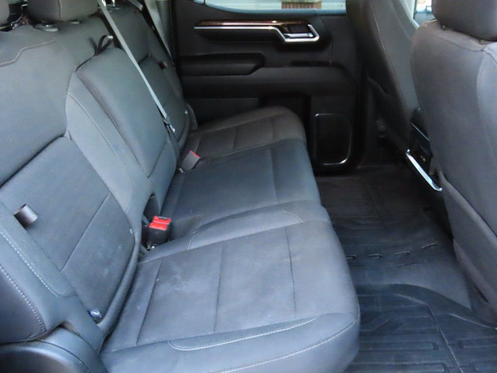 Used 2024 GMC Sierra 1500 Elevation w/ Preferred Package image 17