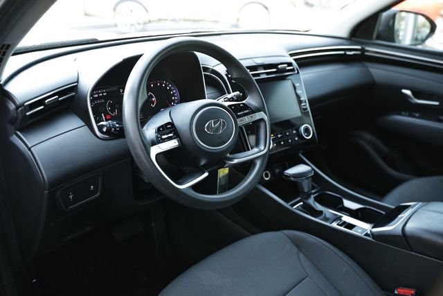 Used 2023 Hyundai Tucson SE image 18