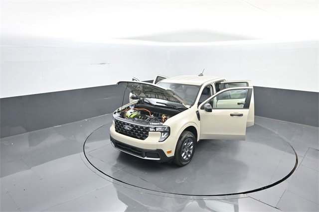 New 2025 Ford Maverick XLT image 38