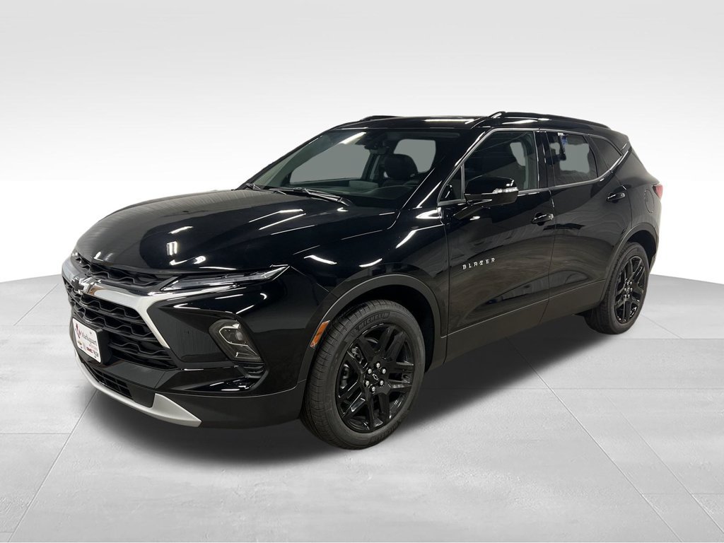 New 2026 Chevrolet Blazer LT w/ Sound & Technology Package AWD/4WD image 4