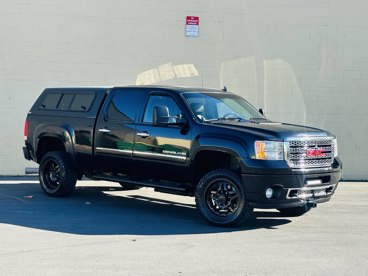 Used 2012 GMC Sierra 2500 Denali AWD/4WD image 2
