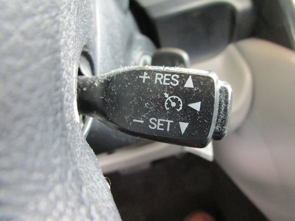 Used 2012 Toyota Camry L image 26