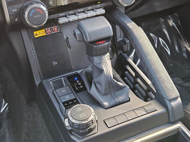 Used 2025 Toyota 4Runner TRD Sport AWD/4WD image 18