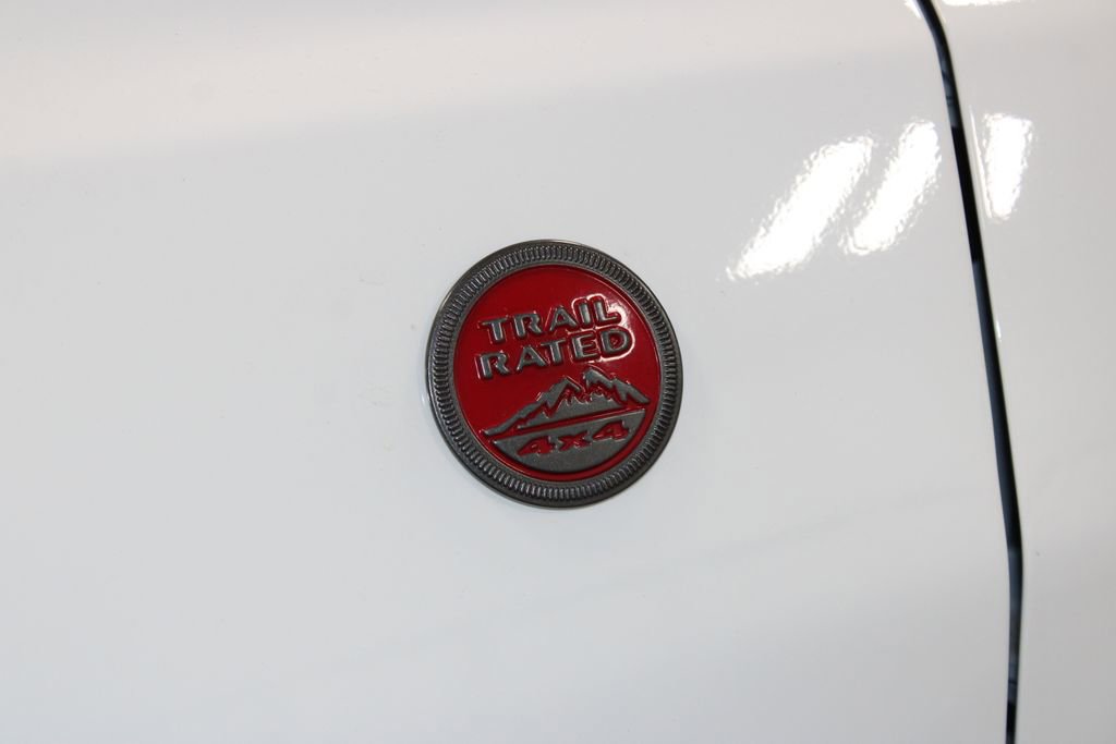 Used 2025 Jeep Compass Trailhawk image 14