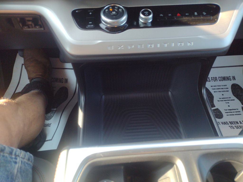New 2025 Ford Expedition Max Active image 16