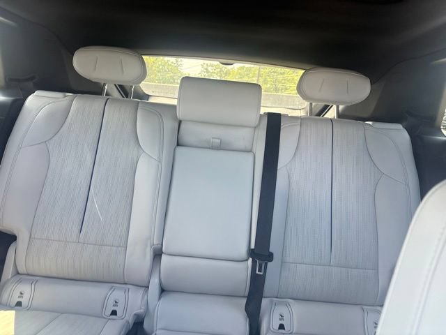 Used 2025 Cadillac Lyriq Luxury w/ LPO, Floor Liner Package AWD/4WD image 4